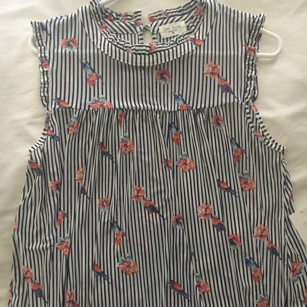 Loose fitting blouse
